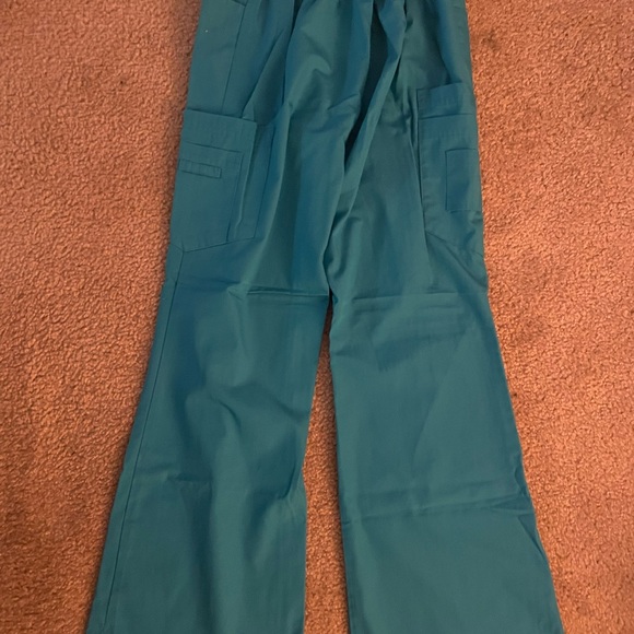 Reina Scrubs Size Small - Picture 6 of 8